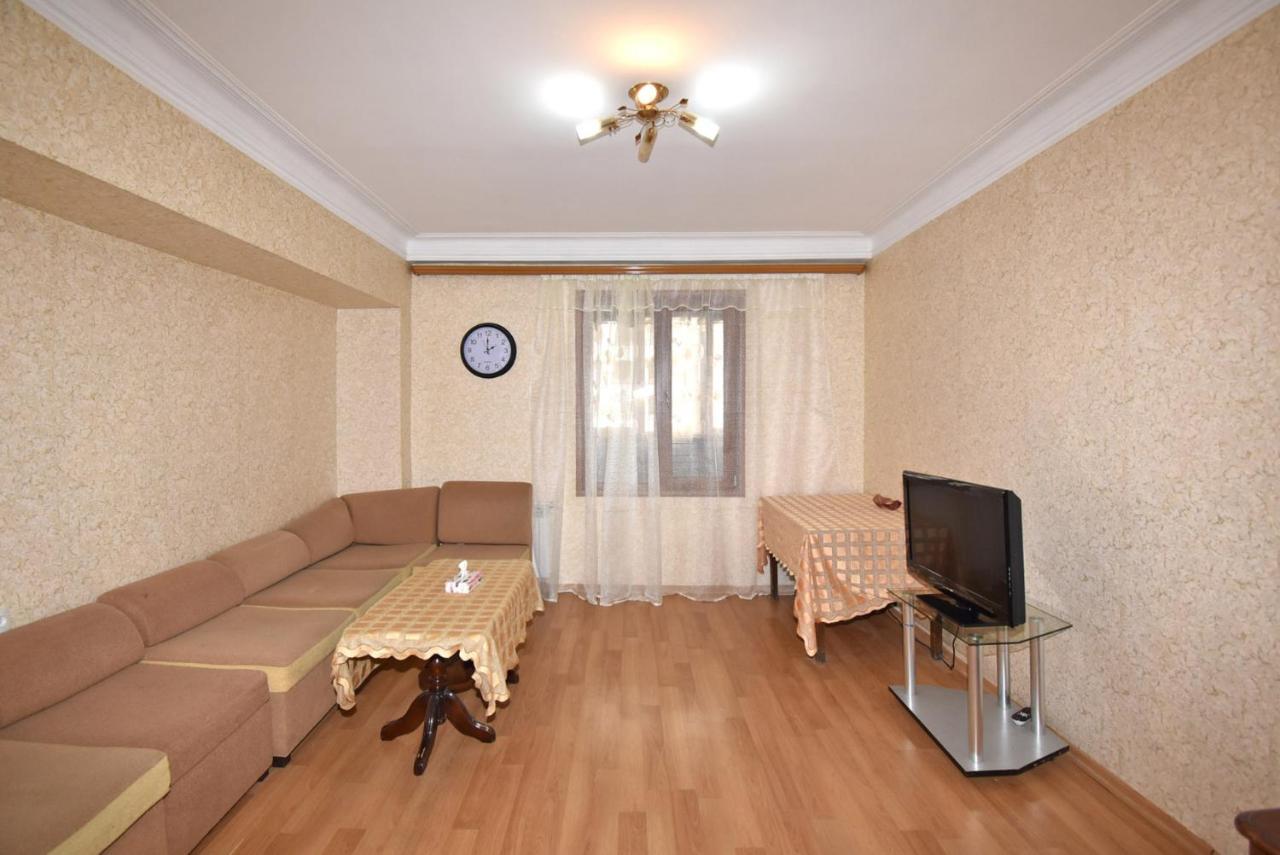 Amigo Apartment In The Centre Yerevan Exterior photo